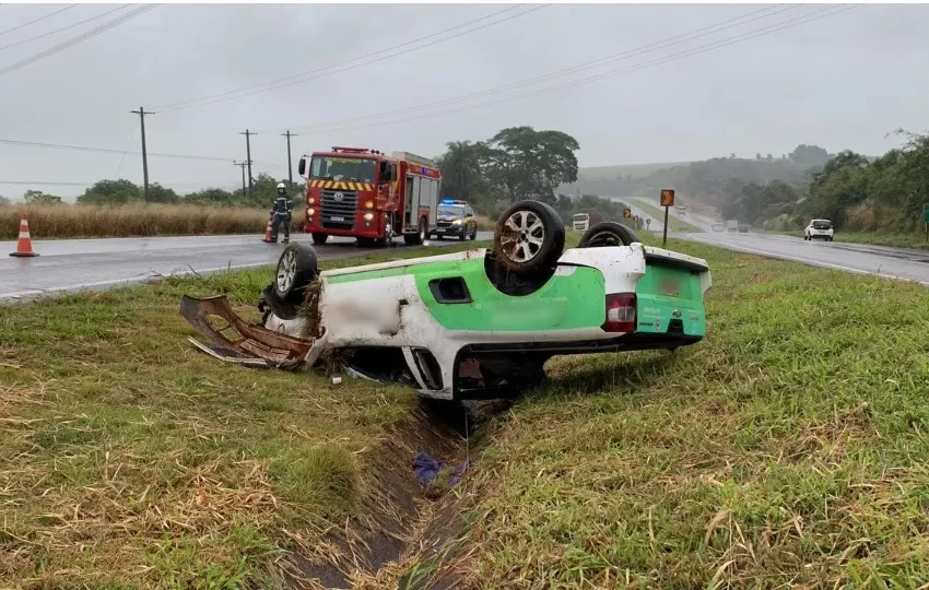  Capotamento na BR 467 deixa homem ferido