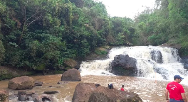  Mulher de 23 anos morre após se afogar em cachoeira