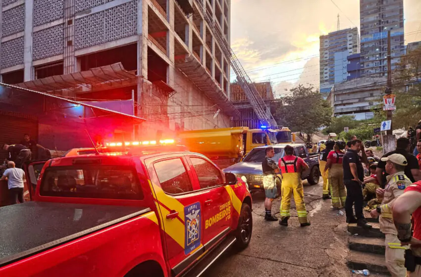  Bombeiros do Paraná ajudam a combater incêndio de grandes proporções que atingiu um prédio no Paraguai