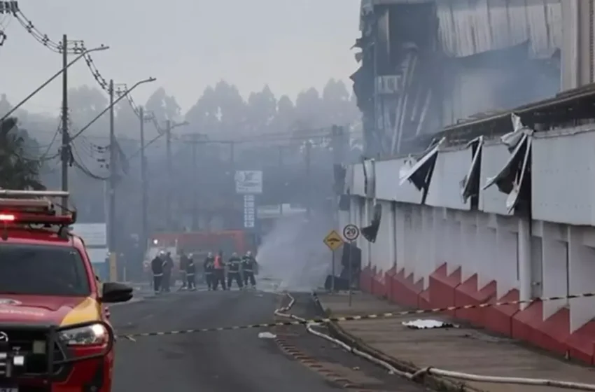  Incêndio em frigorífico no Paraná assusta moradores, interdita vias e suspende aulas