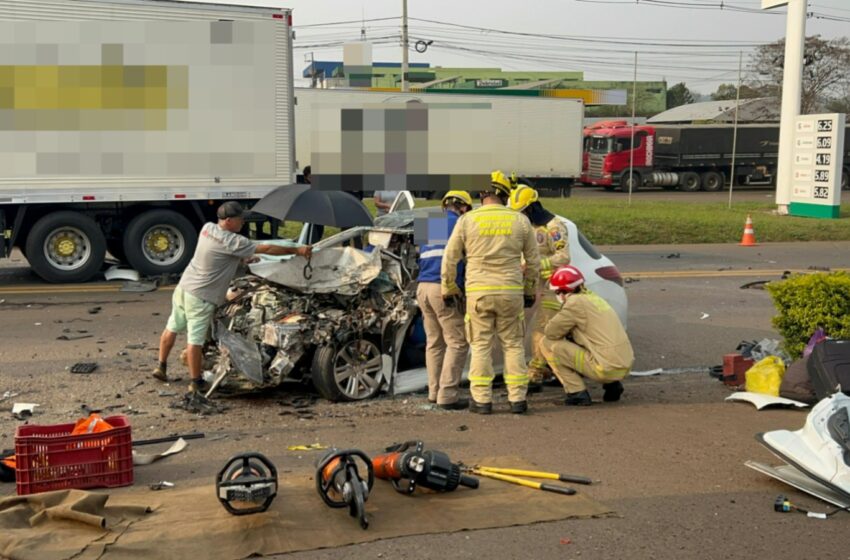  Colisão entre carro e caminhão deixa duas pessoas feridas na PR-483