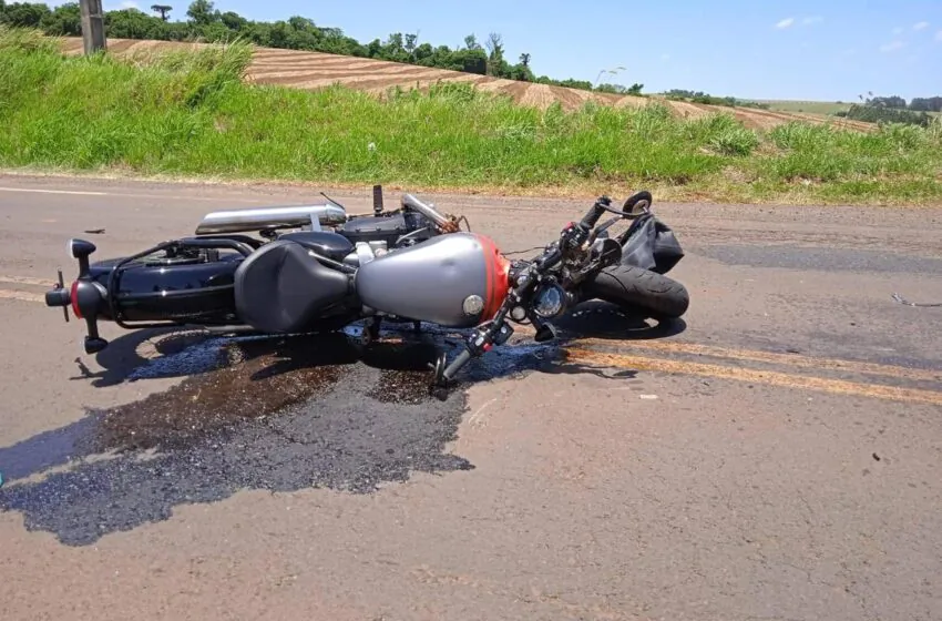  Condutor perde a vida após colisão entre moto e caminhão na PR 281