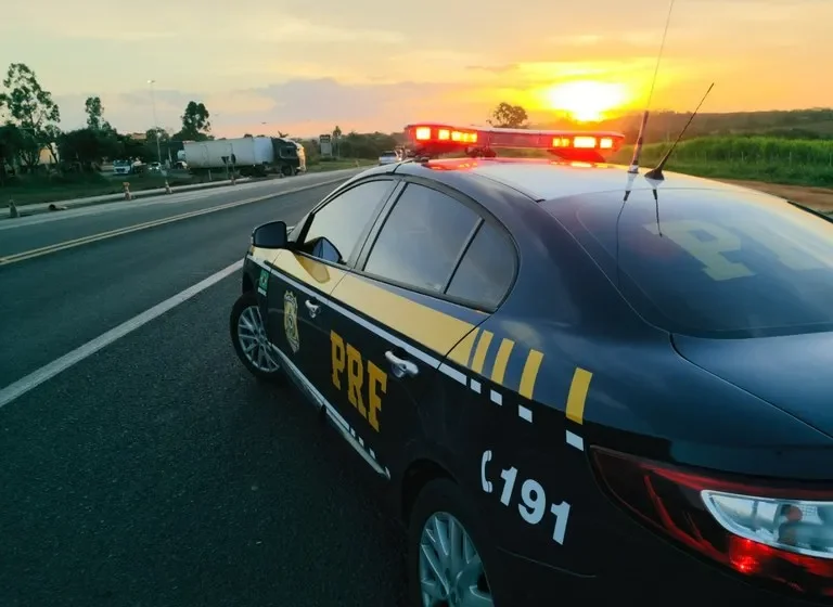  Motorista morre após ser atingido por rodado de caminhão na rodovia