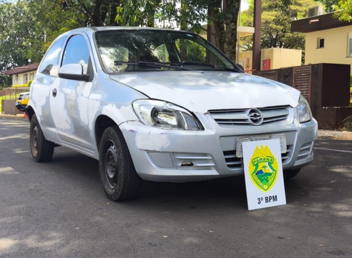  Carro que havia sido furtado é recuperado pela Polícia Militar no centro de Pato Branco