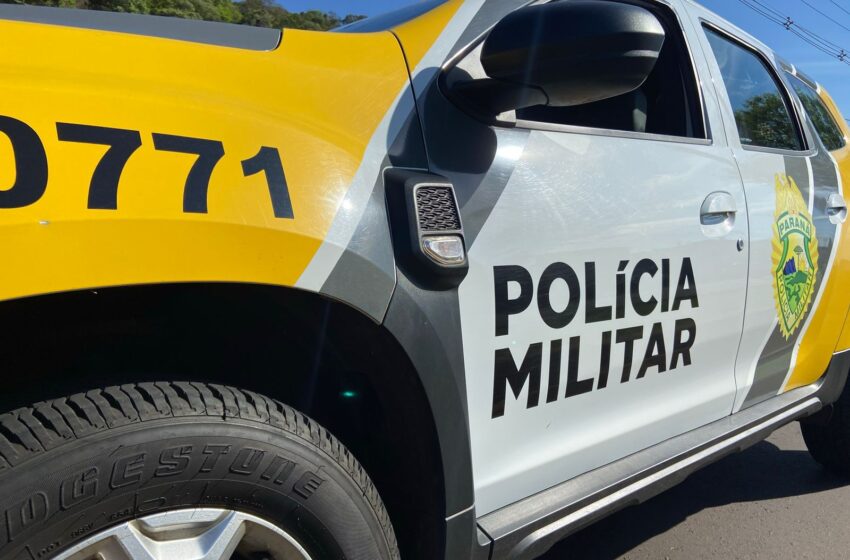  Homem é preso por embriaguez ao volante após colidir carro em veículo estacionado e tentar fugir do local